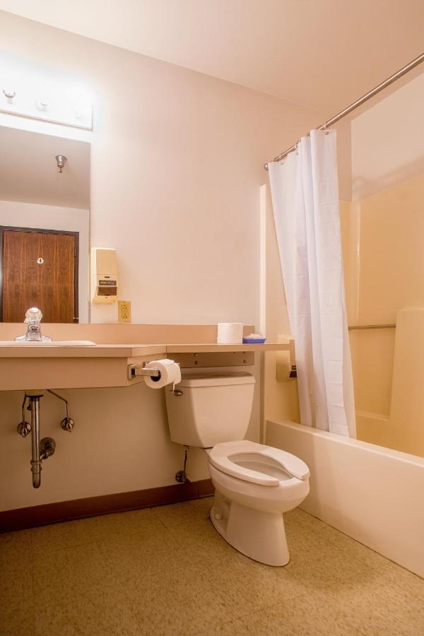 Lafayette Inn Moundsville Kültér fotó
