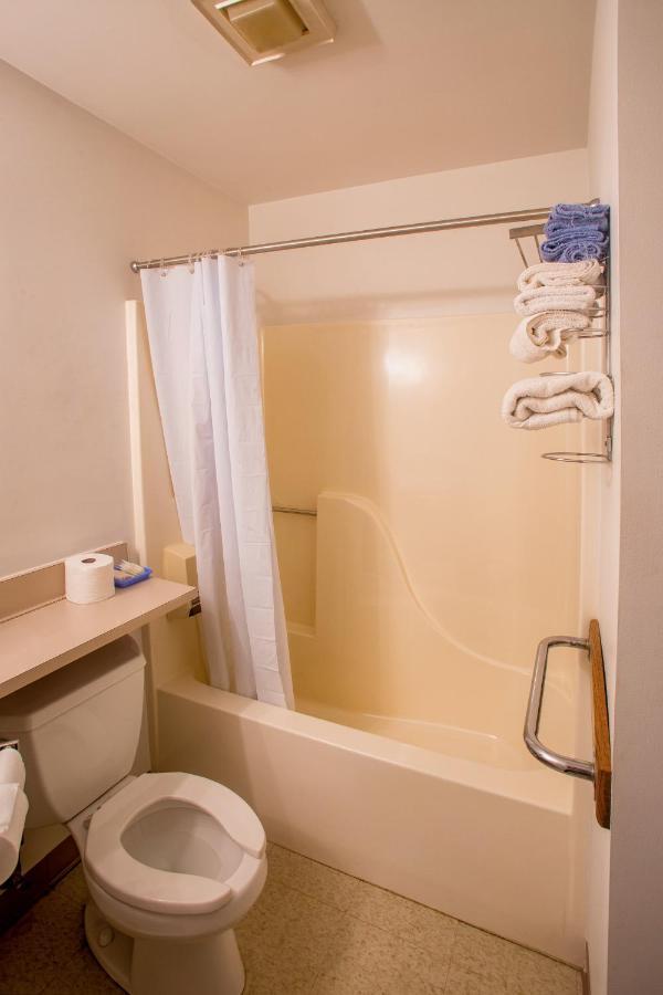 Lafayette Inn Moundsville Kültér fotó