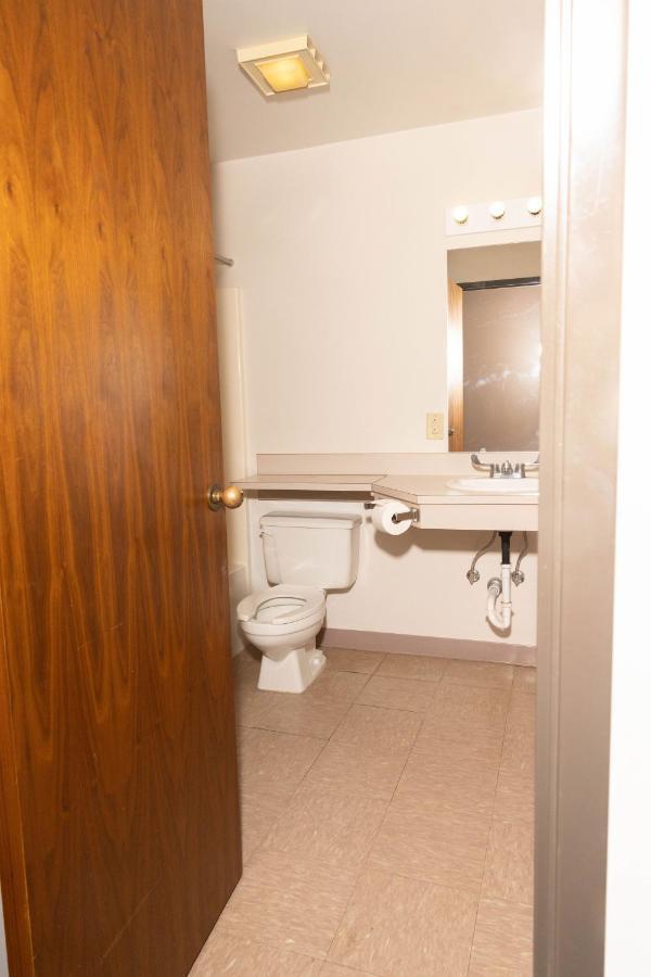 Lafayette Inn Moundsville Kültér fotó
